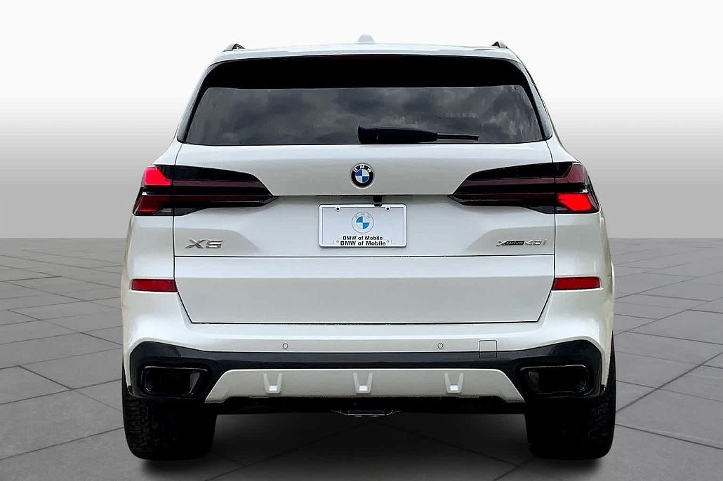 2025 BMW X5 xDrive40i image 3