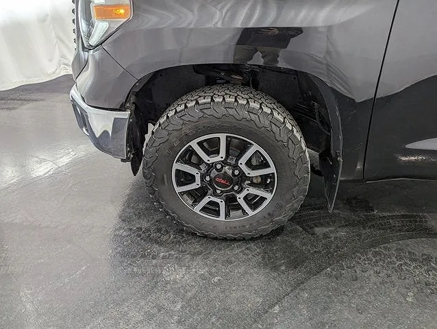 2018 Toyota Tundra SR5 image 1