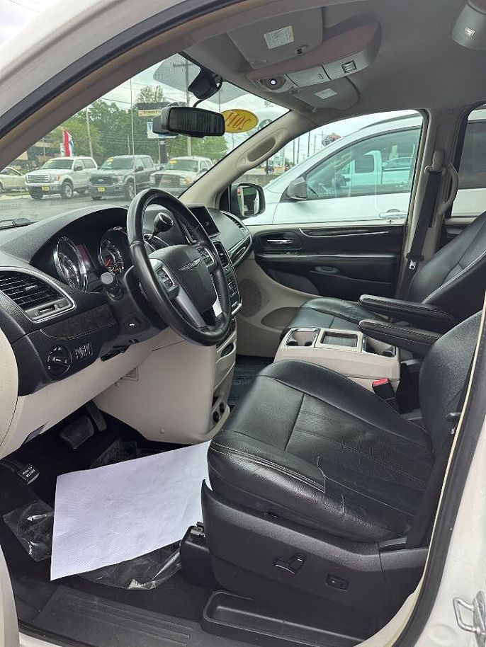 2011 Chrysler Town & Country