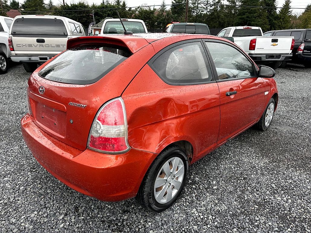 2008 Hyundai Accent GS image 2