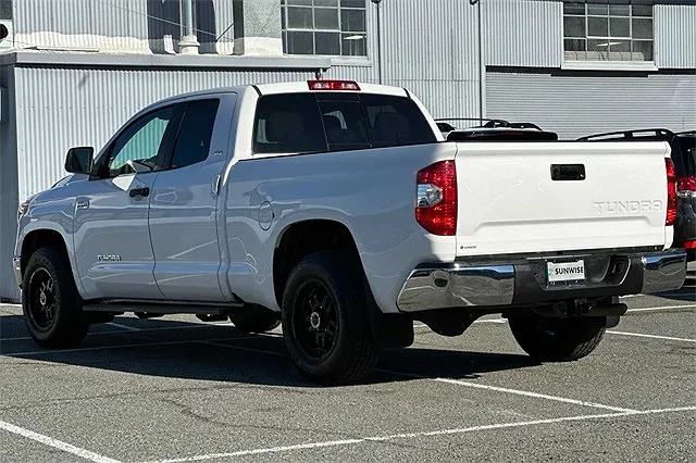 2016 Toyota Tundra SR5 image 4