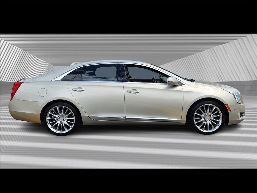 2016 Cadillac XTS Platinum image 2