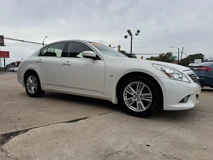 2015 Infiniti Q40