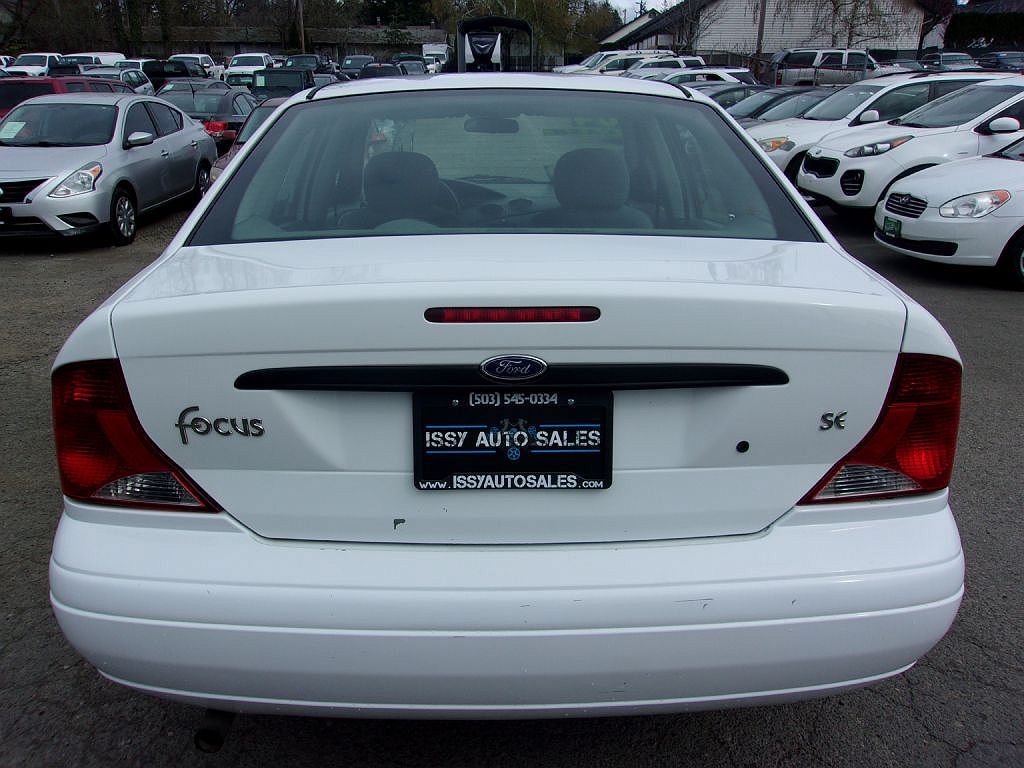 2004 Ford Focus SE image 3