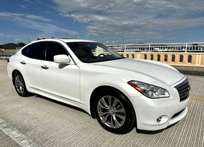 2013 Infiniti M37