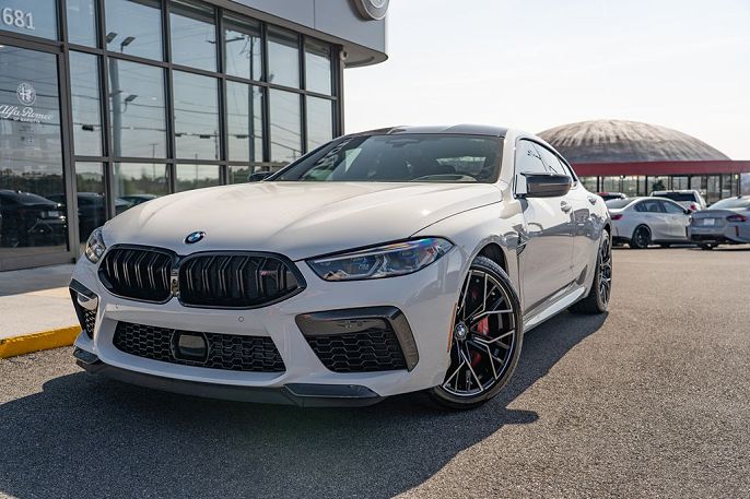 2025 BMW M8