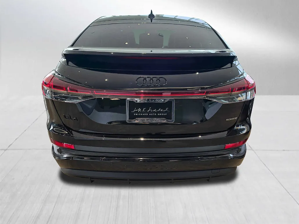 2024 Audi Q4 e-tron Prestige image 3