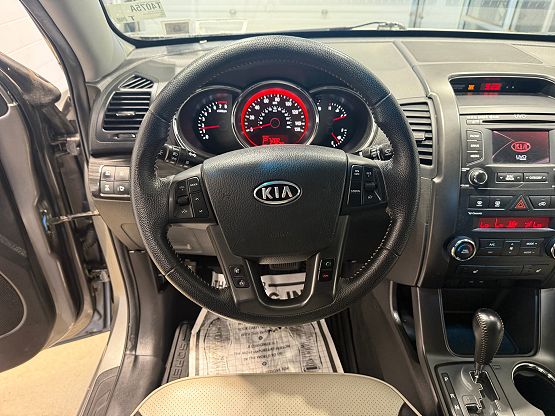 2013 Kia Sorento SX photo 2