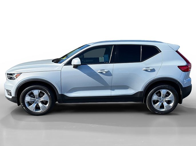 2022 Volvo XC40
