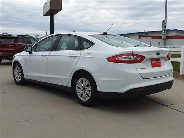 2013 Ford Fusion S image 2