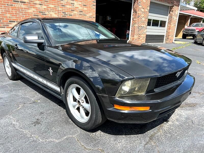 2007 Ford Mustang null image 2