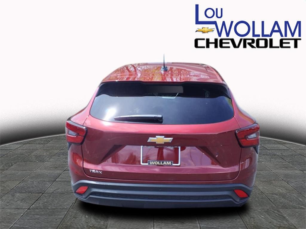 2024 Chevrolet Trax LS image 3