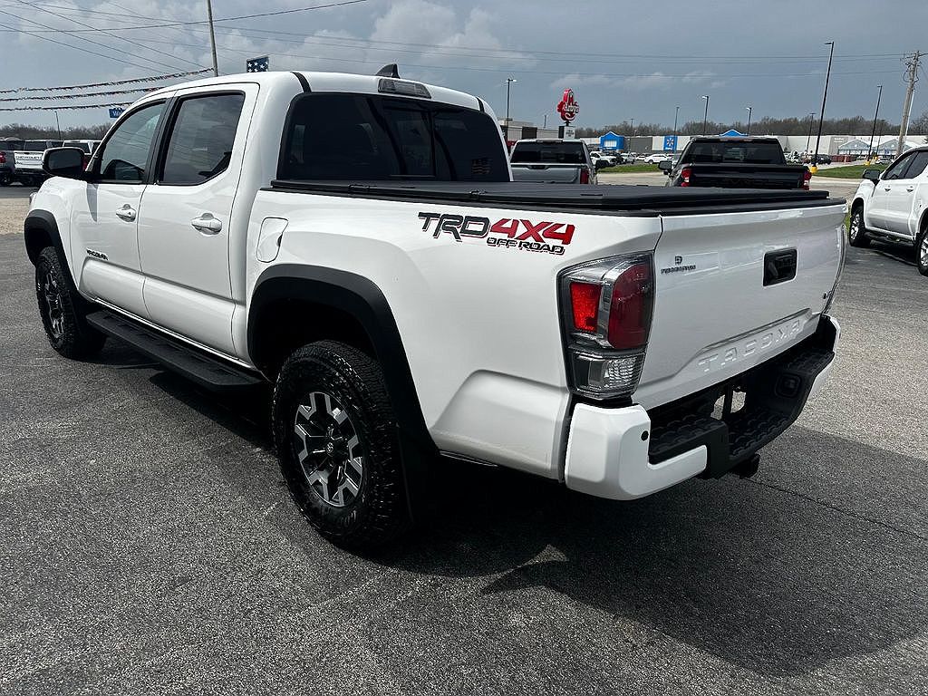 2023 Toyota Tacoma TRD Off Road image 3