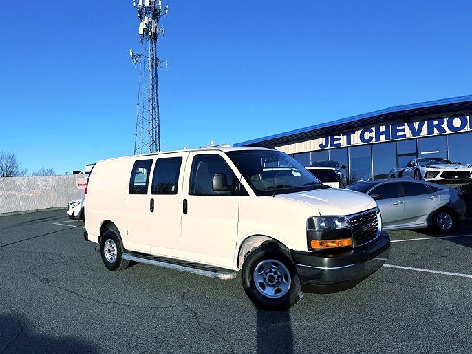 2022 GMC Savana