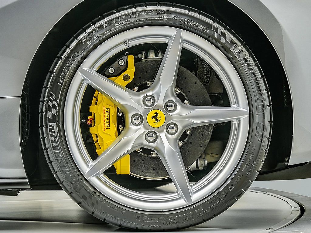 2016 Ferrari 488 GTB image 21
