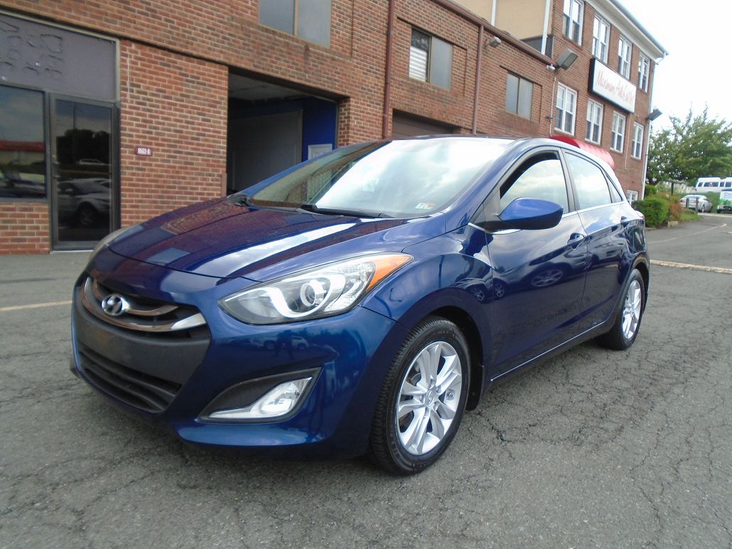 2013 Hyundai Elantra Base image 0