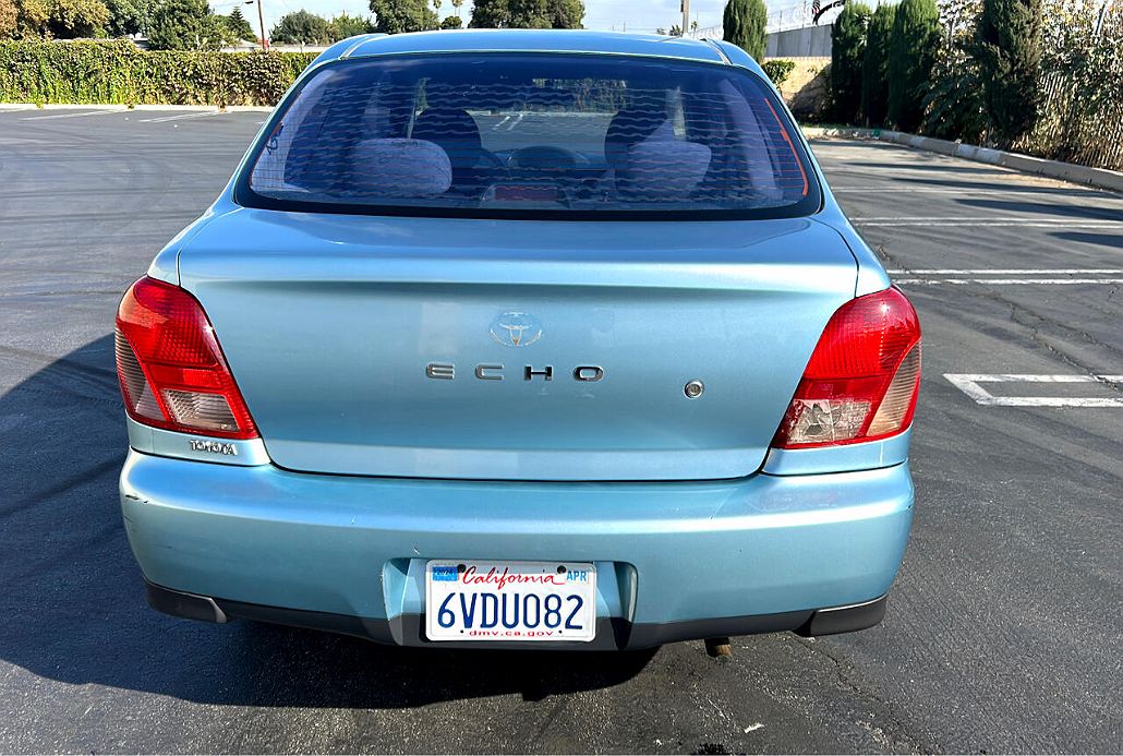 2000 Toyota Echo Base image 3