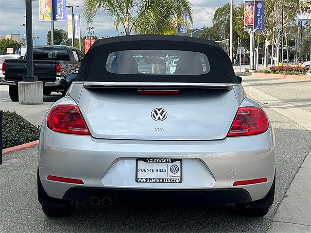 2015 Volkswagen Beetle null image 4