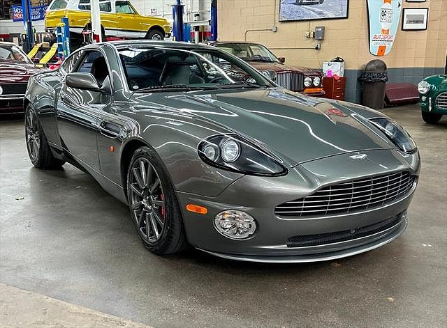 2005 Aston Martin V12 Vanquish