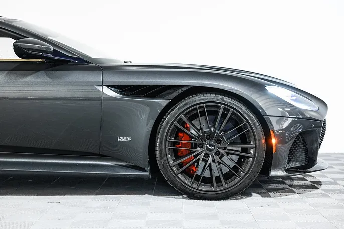 2021 Aston Martin DBS