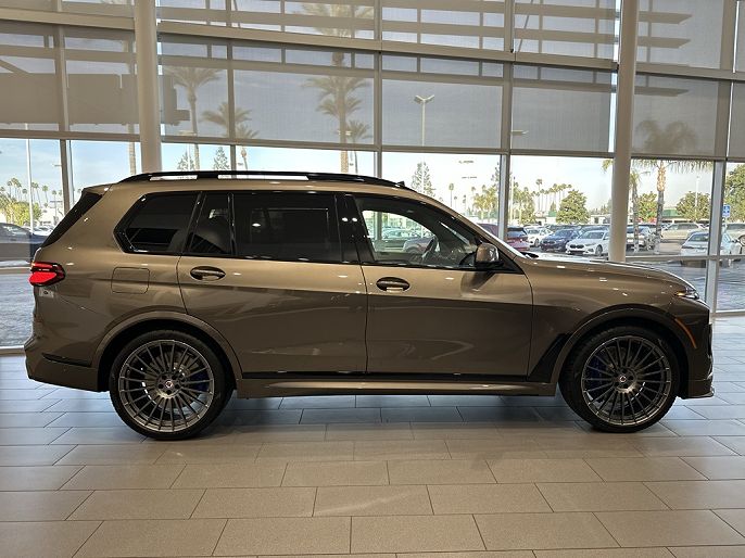 2025 BMW X7