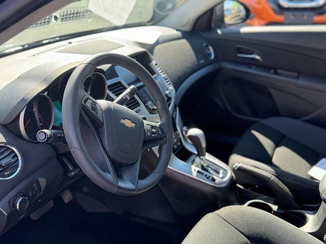 2016 Chevrolet Cruze LT image 4