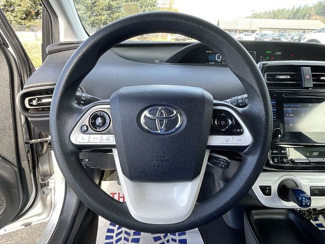 2017 Toyota Prius Two image 4