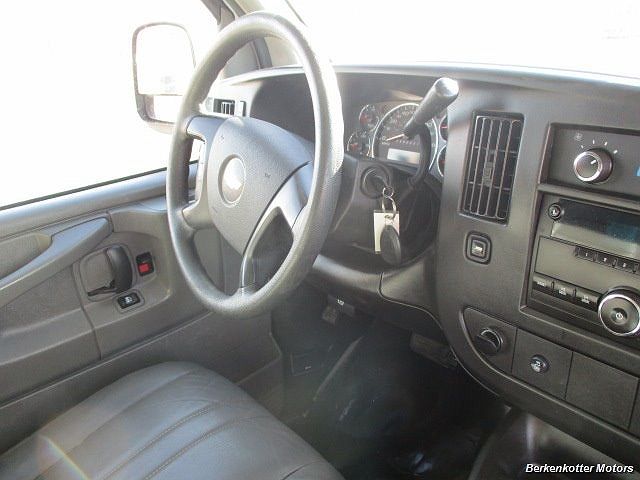 2014 Chevrolet Express 1500 image 15