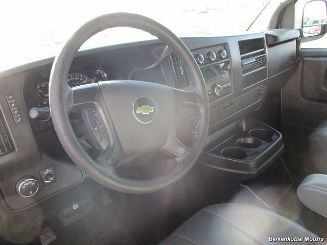 2014 Chevrolet Express 1500 image 24