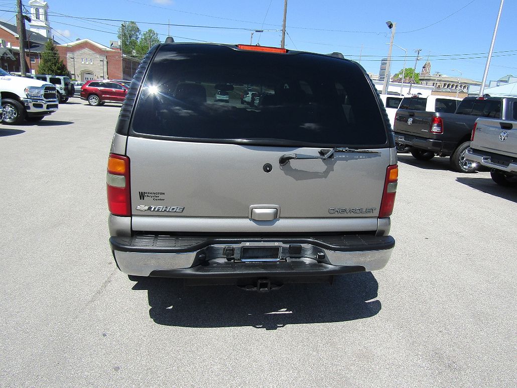 2003 Chevrolet Tahoe LT image 3