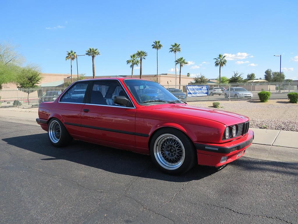 1989 BMW 3 Series 325is image 1