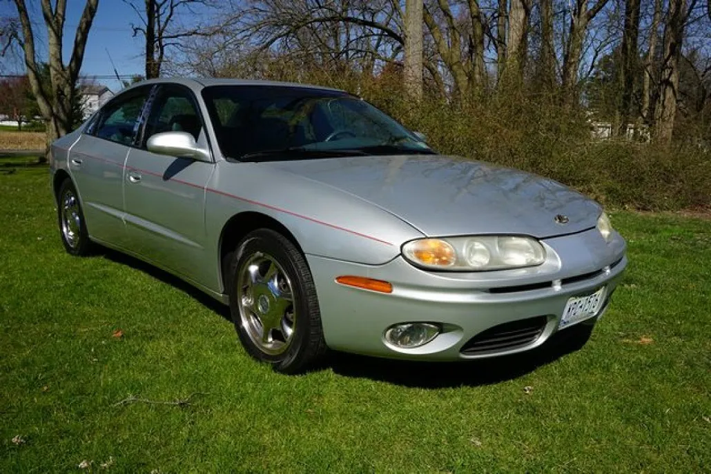 2003 Oldsmobile Aurora 4.0 image 3