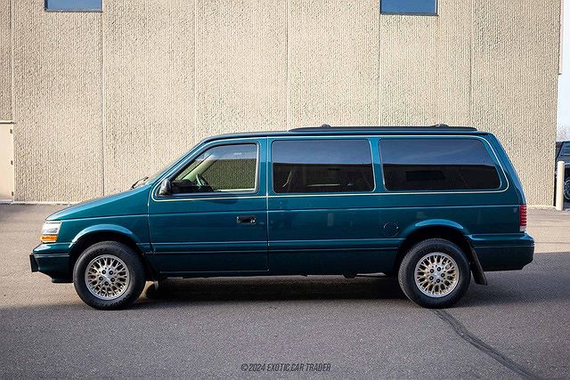 1994 Plymouth Grand Voyager SE image 2