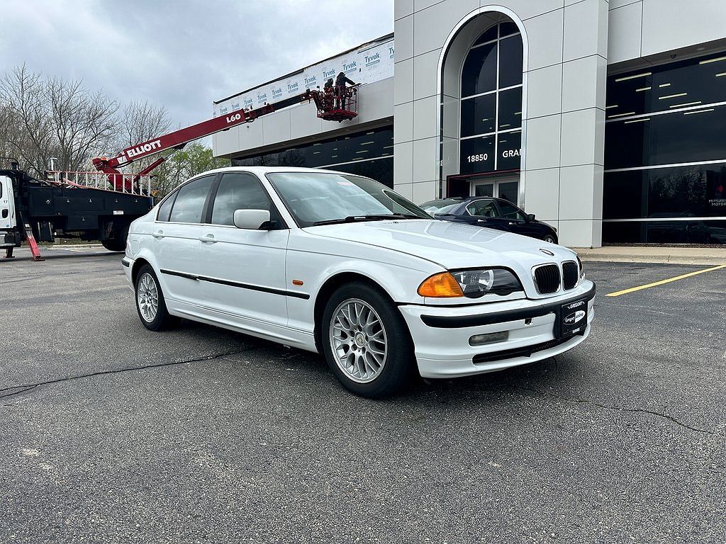 1999 BMW 3 Series 328i image 2