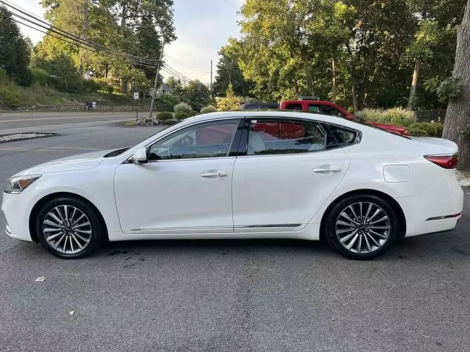 2017 Kia Cadenza