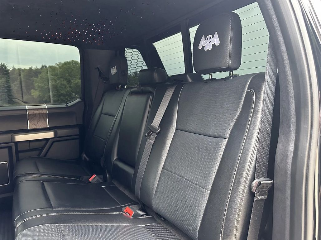 2018 Ford F-550 null image 5