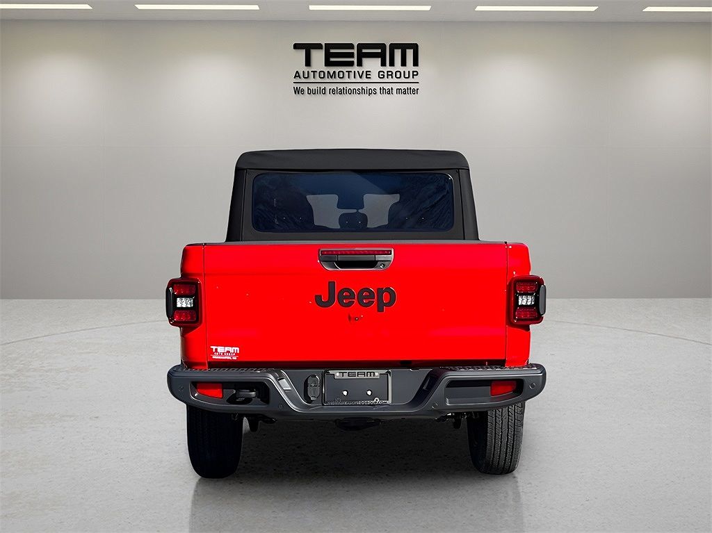 2024 Jeep Gladiator Sport image 3