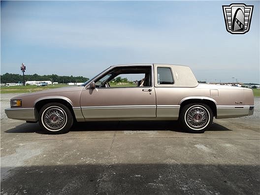 1990 Cadillac DeVille null image 3