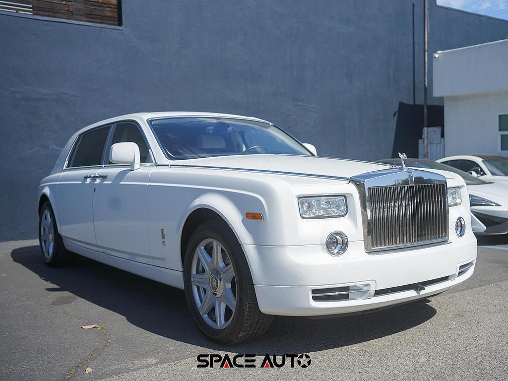 2010 Rolls-Royce Phantom EWB image 2