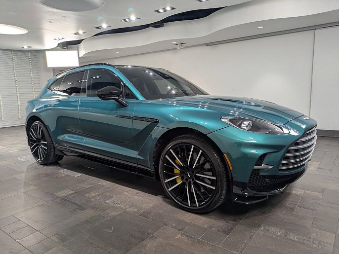 2024 Aston Martin DBX
