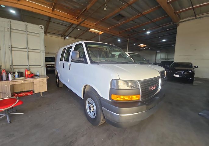 2022 GMC Savana
