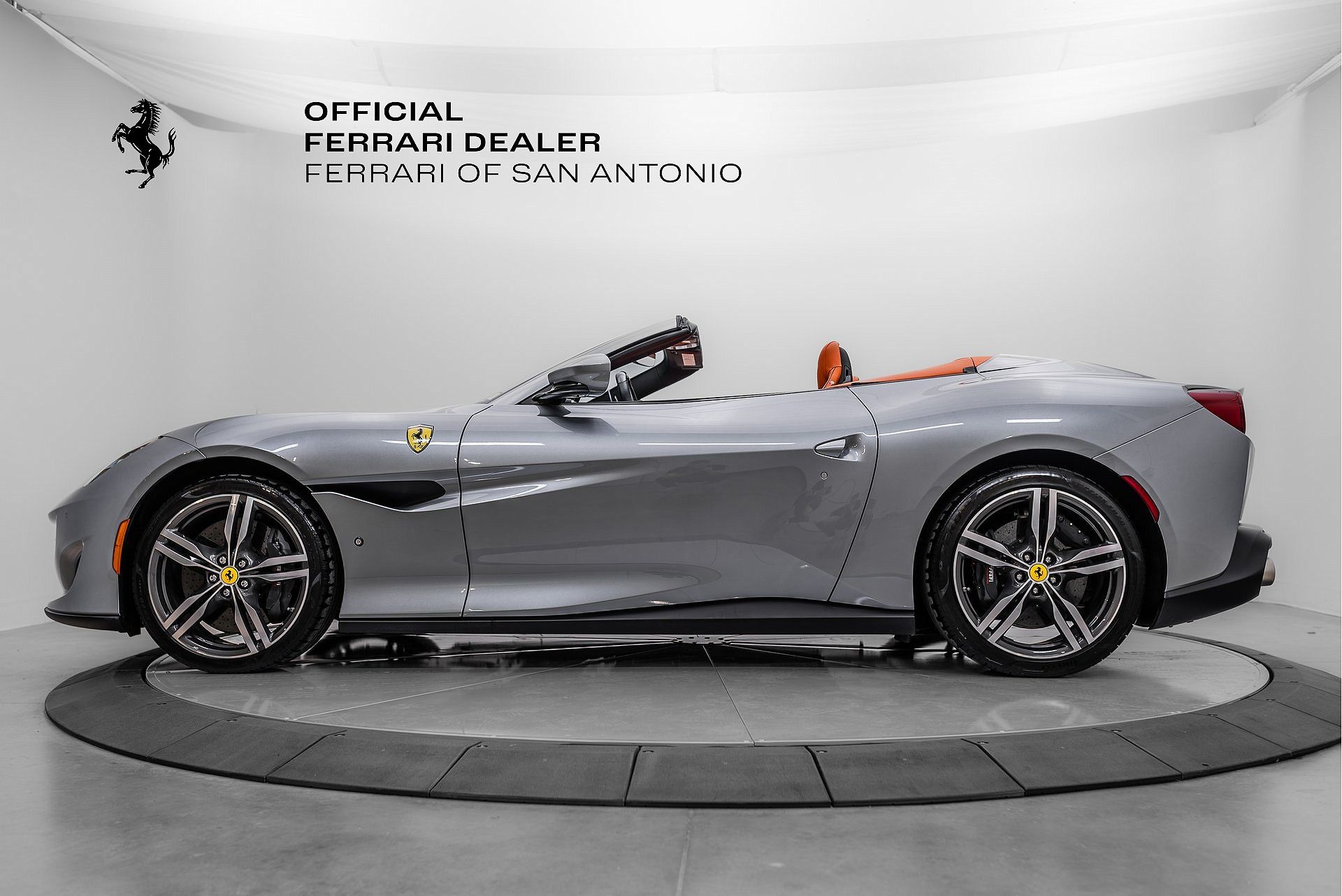 2020 Ferrari Portofino null image 2