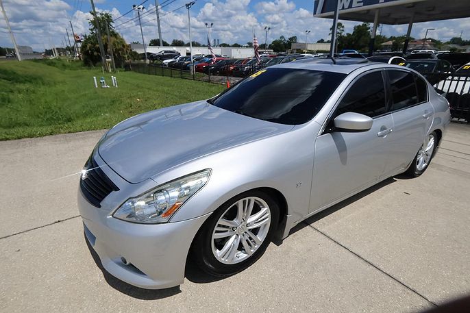 2015 Infiniti Q40