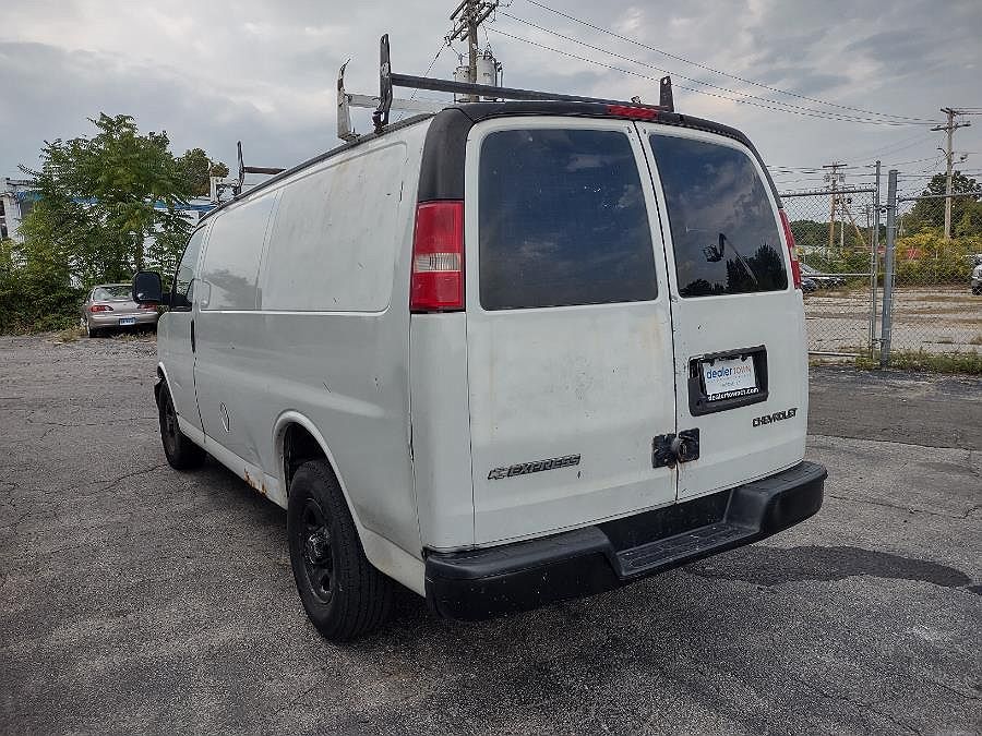 2003 Chevrolet Express 1500 image 8