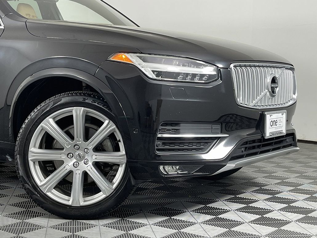 2016 Volvo XC90 T6 First Edition image 4