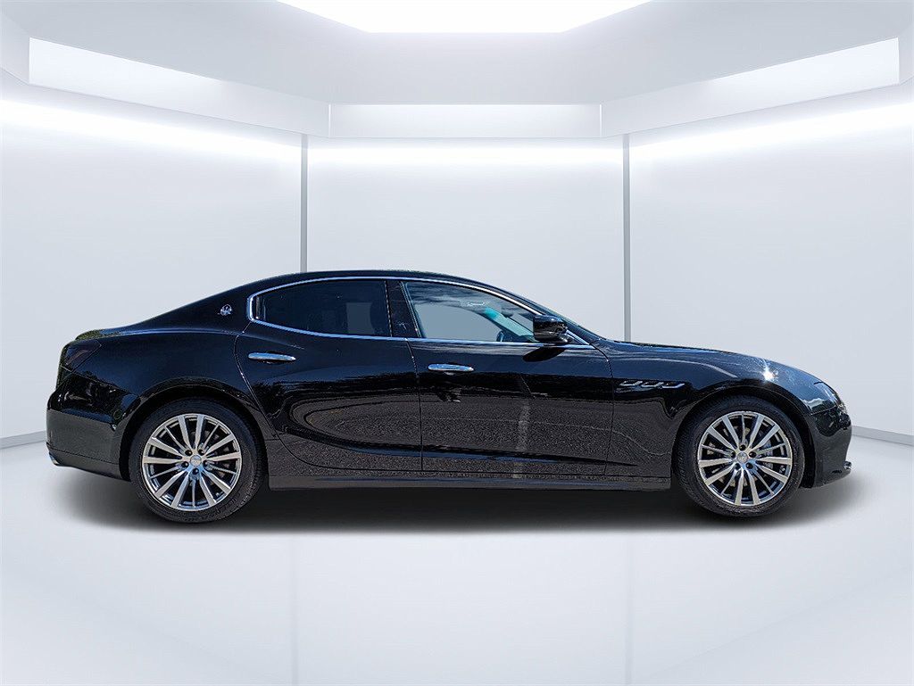 2016 Maserati Ghibli Base image 2