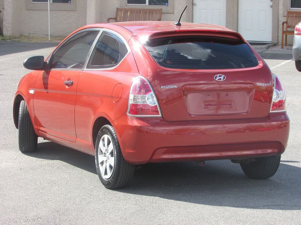 2009 Hyundai Accent GS image 3