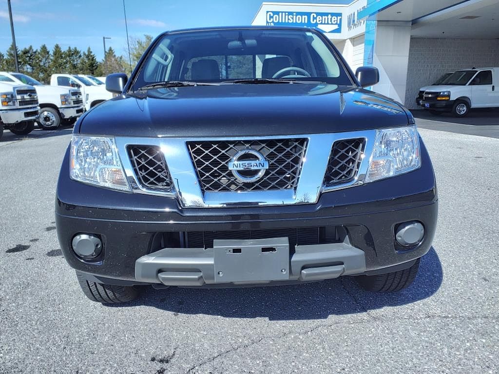 2020 Nissan Frontier SV image 2