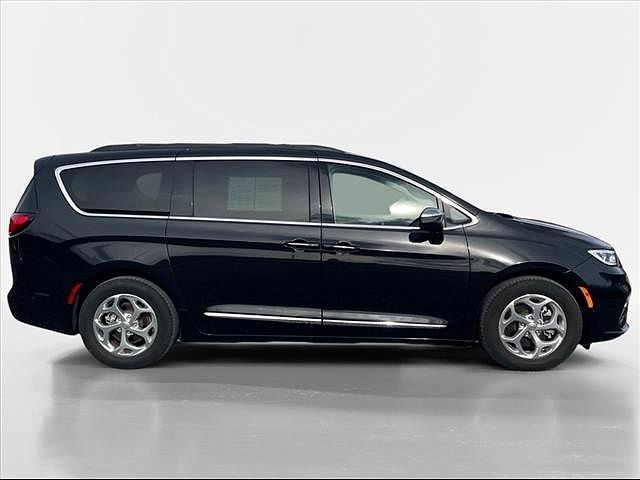 2022 Chrysler Pacifica Limited image 0