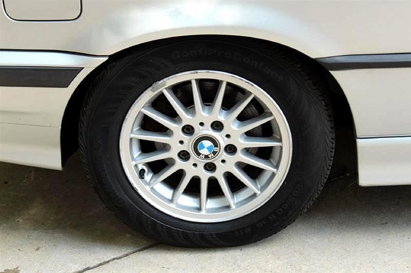 1999 BMW 3 Series 323i image 19